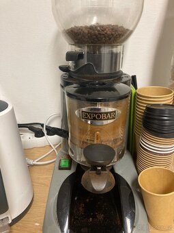 Profesionální dvoupákový kávovar - 4