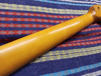 Kytarový krk 7-strunný - 4