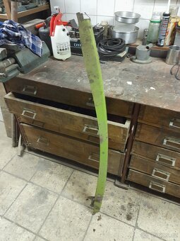 TRABANT 601 ZADNÍ NÁRAZNÍK HRANATÝ. - 4