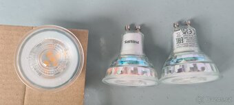 587 - 4 sady á 6x LED halogen PHILIPS GU10 - SLEVA 40% - 4