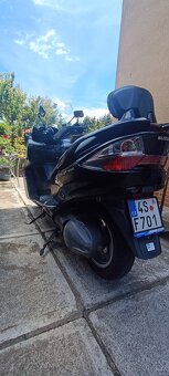 Suzuki Burgman 400 - 4