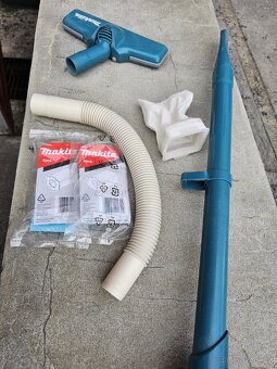 Makita 18V DCL182 na baterky Vysavač + Extra - 4