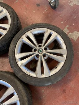 Prodám dvě sady ALU kol Škoda Octavia II - 4