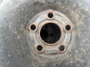 Zimní pneu BARUM 185/60 R15+disky Fabia,Rapid,Polo - 4