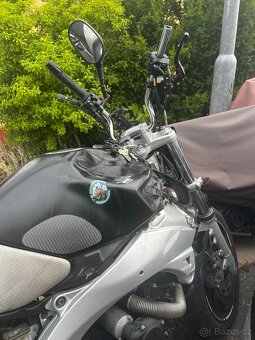 Suzuki GSR 600 (2006) – bouraná, motor OK, na díly - 4