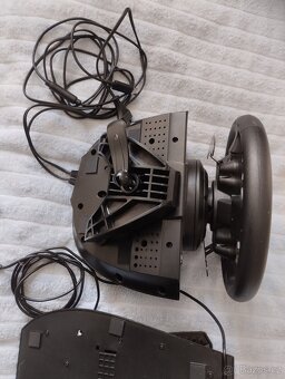 Volant Thrustmaster TMX pc/Xbox - čistý, málo používaný - 4