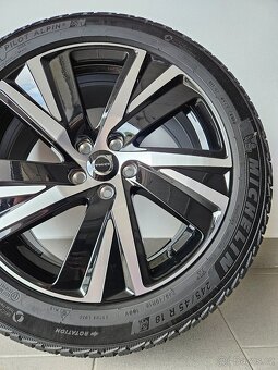 Orig. Volvo V90/S90 Zimní 245/45/18 - Zánovní - 4