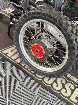 Zadni kolo honda - 4