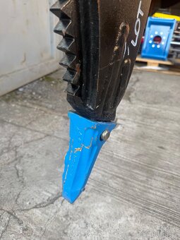 Rozrývací trn na bagr - 4