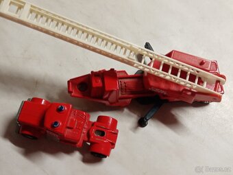 Matchbox autíčko - 4