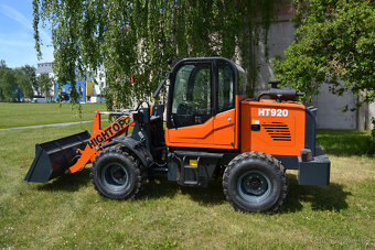 Kloubovy nakladač HT920 4x4 - 4