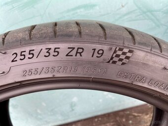 Letní pneu Michelin pilot sport 4S, 255/35 ZR19. - 4