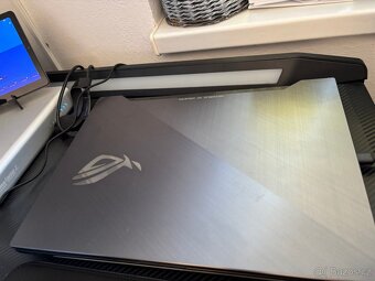 ASUS ROG STRIX SCAR II GL504GV - 4