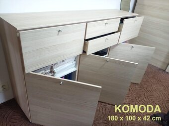 Šatní skříň a komoda - 4
