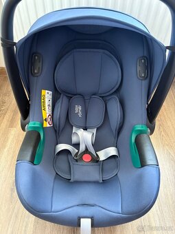 Autosedačka Britax Römer babysafe isense s otočnou základnou - 4