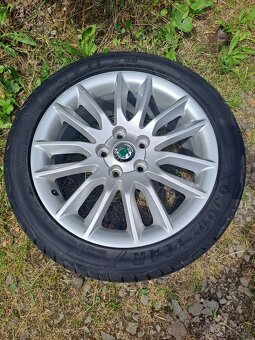 Alu kola 5x112 originál Škoda Octavia II 225/45 R17 - 4