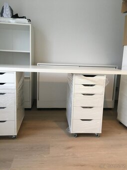 Pracovní stůl do kanceláře, pracovny nebo studentského pokoj - 4
