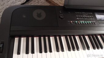 YAMAHA DGX 670 - 4