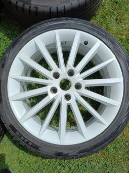 ALU kola škoda Turini r18, 5x112, letní pneu - 4