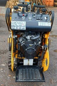 Mini nakladač pásový BG323T - 4