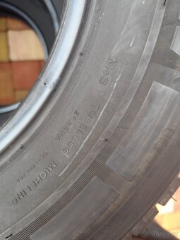 Michelin 225/75 r16c - 4