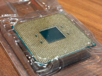 AMD Ryzen 7 3800X - 4