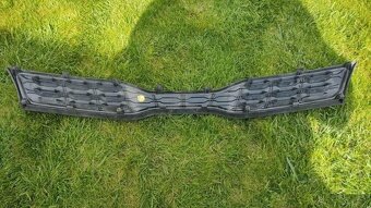 Toyota Aygo X - kryt prah podbeh / Kia Rio III 3 - maska - 4