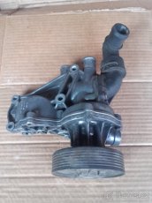 Volkswagen Golf 1.9TDi - vodní pumpa kompletní - 4