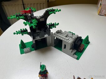 LEGO 6066  Camouflaged Outpost - 4