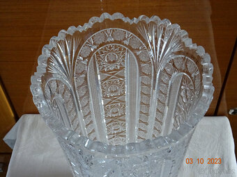 BROUŠENÁ KŘIŠŤÁLOVÁ VÁZA - 4