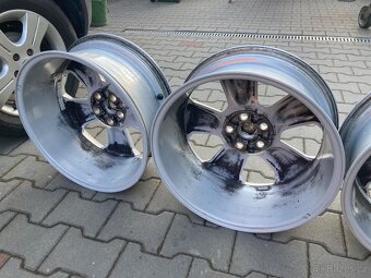 Ford Kuga - sada alu R18. - 4