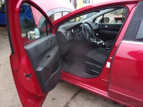 PEUGEOT 5008 1,6Í, 1,6HDÍ RV 2011 5FV 115KW - 4