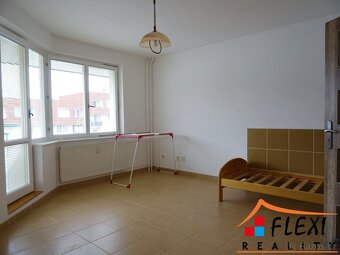 Pronájem prostorného bytu 1+kk s lodžií, 34 m2, Ostrava - Bě - 4