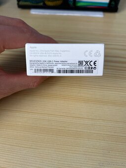 Apple USB-C 20W adaptér - 4