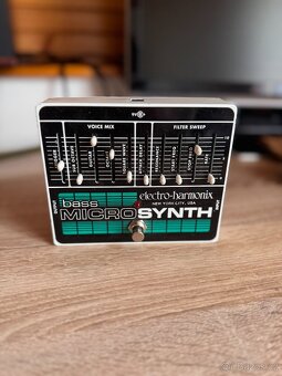 Electro Harmonix Bass Micro Synth Baskytarový efekt - 4