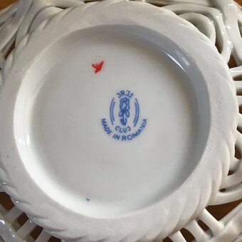 Porcelánové košíky prolamované s květinovým vzorem - 4