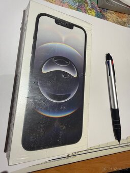 Prodej IPhone 16e 128gb black - 4