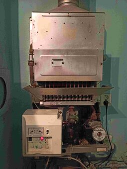 Kotel plynový Buderus U124 modulačním regulátorem. - 4