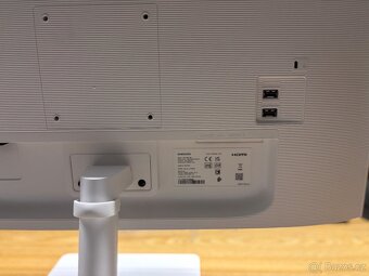 27" Samsung Smart Monitor / televize M50C Bílá - 4