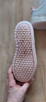 Dívčí tenisky, velikost: 33 - 4