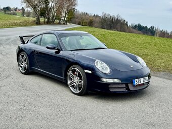 Porsche 911 Carrera - 4