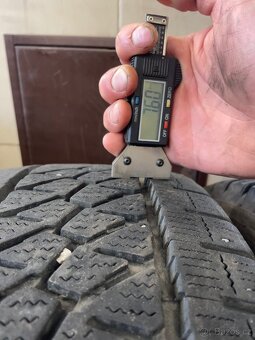 Bridgestone Blizzak w995 - 235 65 R16 C 115/113R - 4
