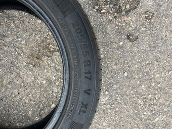 Prodam pneu 205/55/17 - 4