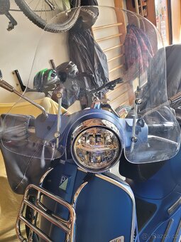 Vespa 300 GTS - 4