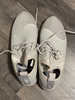 Lehké běžecké tenisky Nike vel. 39 - 4