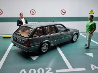 BMW E30 Touring 325I 1991 1:18 OttoMobile - 4