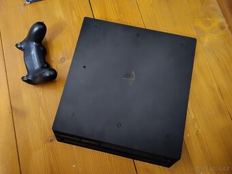PS4 Pro 1TB, originál ovladač, komplet balení / PlayStation - 4
