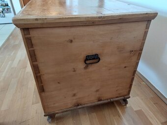 Dubova truhla (truhlokomoda) - 4