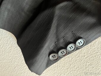 Lagrfeld černý oblek s shadow stripe - 4