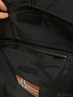 Zimní černá bunda napapijri - 4